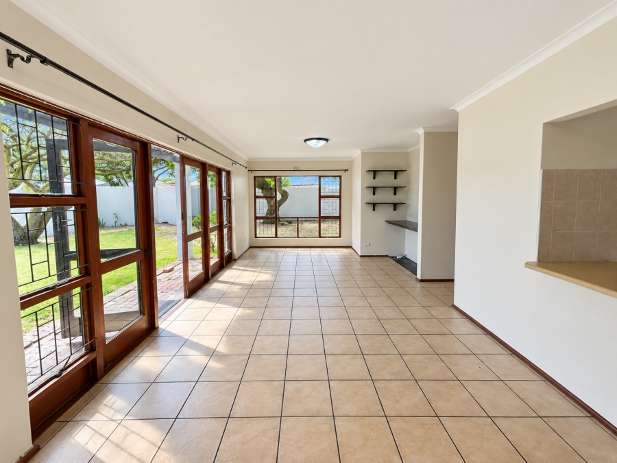 3 Bedroom Property for Sale in Edgemead Western Cape